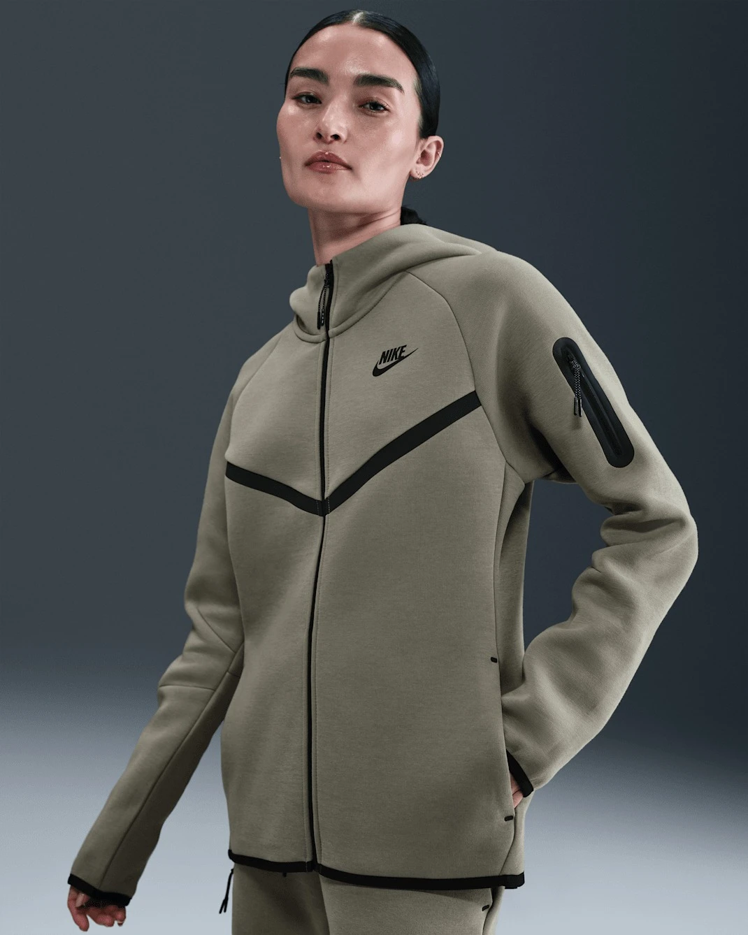 Кофта жіночі Nike Sportswear Windrunner Tech Fleece Olive (HV6747-320) — фото 1