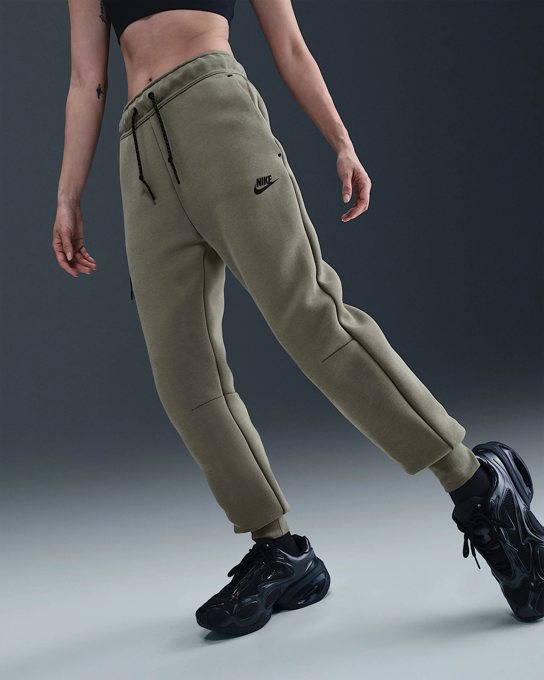 Брюки жіночі Nike Sportswear Tech Fleece Olive (HV6779-320) — фото 1