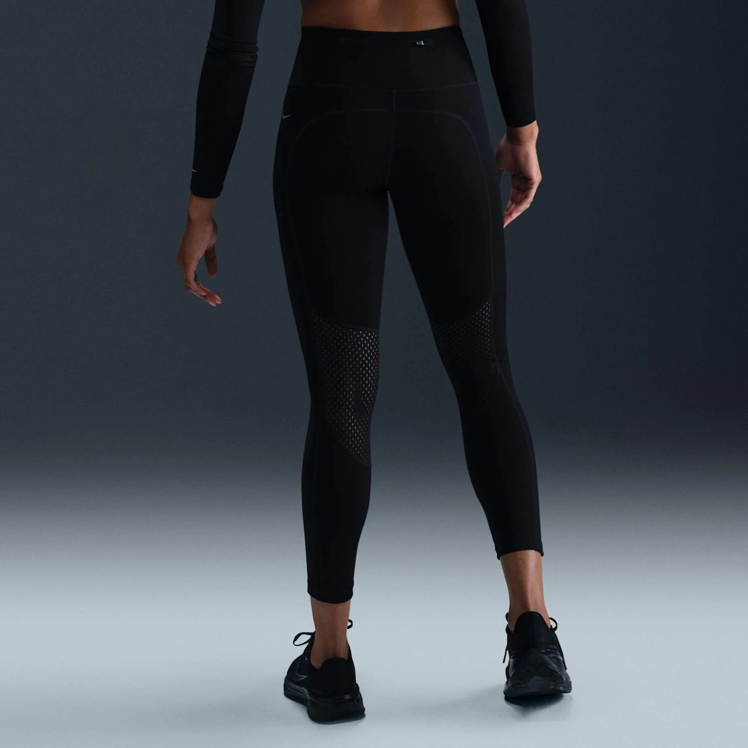 Легінси жіночі Nike W Fast Mr 7/8 Tight Nvlt HV8900-010, M — фото 4