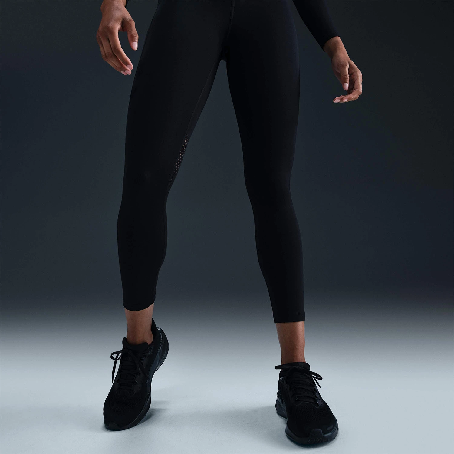 Легінси жіночі Nike W Fast Mr 7/8 Tight Nvlt HV8900-010, M — фото 6