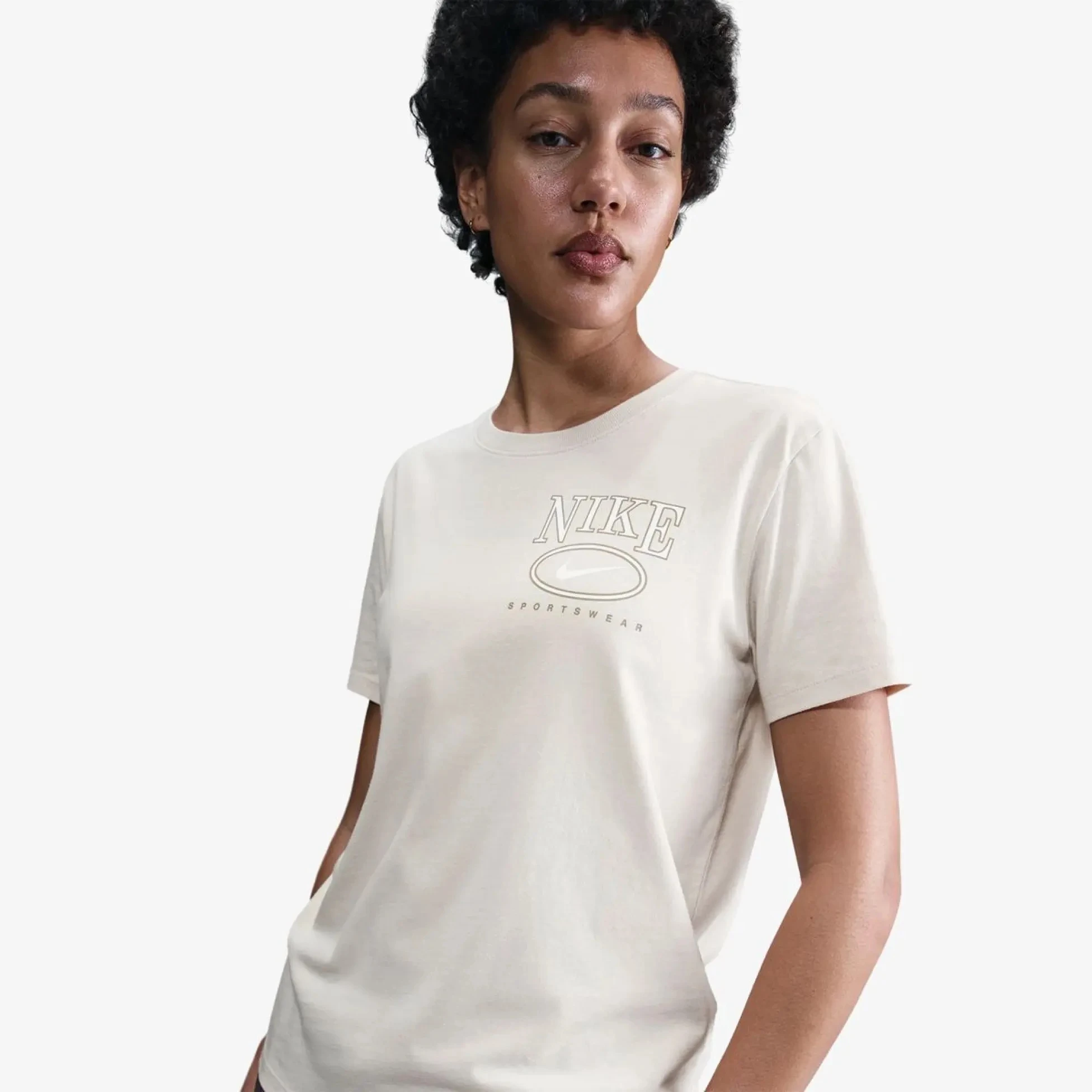 Футболка жіноча Nike Sportswear Club Short-Sleeve T-Shirt (IB2447-104) — фото 1