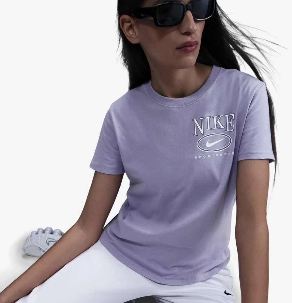Футболка жіноча Nike Sportswear Club Short-Sleeve T-Shirt (IB2447-533) — фото 4