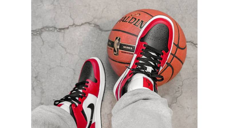 Кросівки чоловічі Jordan 1 Mid Red/White (554724-069) — фото 4