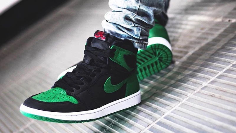 Кросівки Jordan 1 retro high — фото 4