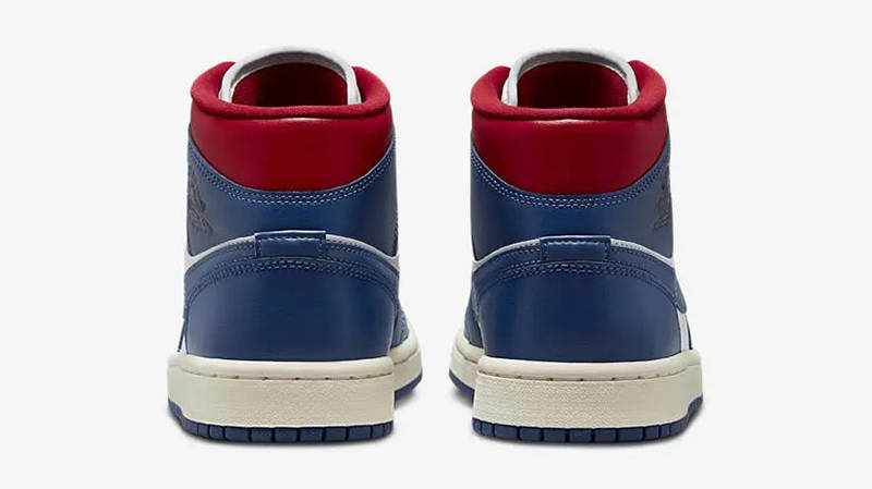 Nike Wmns Air Jordan 1 Mid 'French Blue' — фото 5