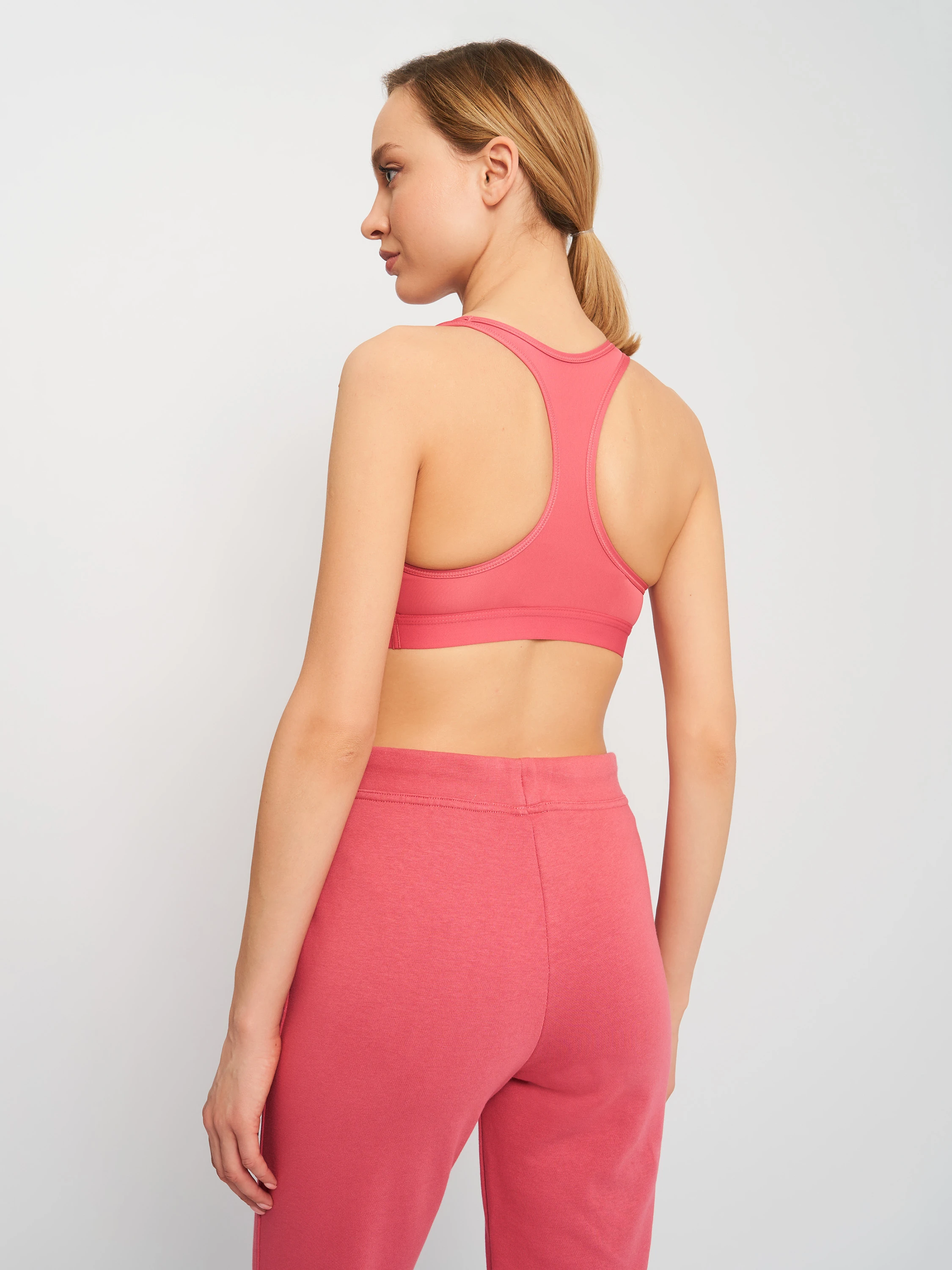 Спортивний топ жіночий Nike Swoosh Band Bra Non Pad (BV3900-010) — фото 2