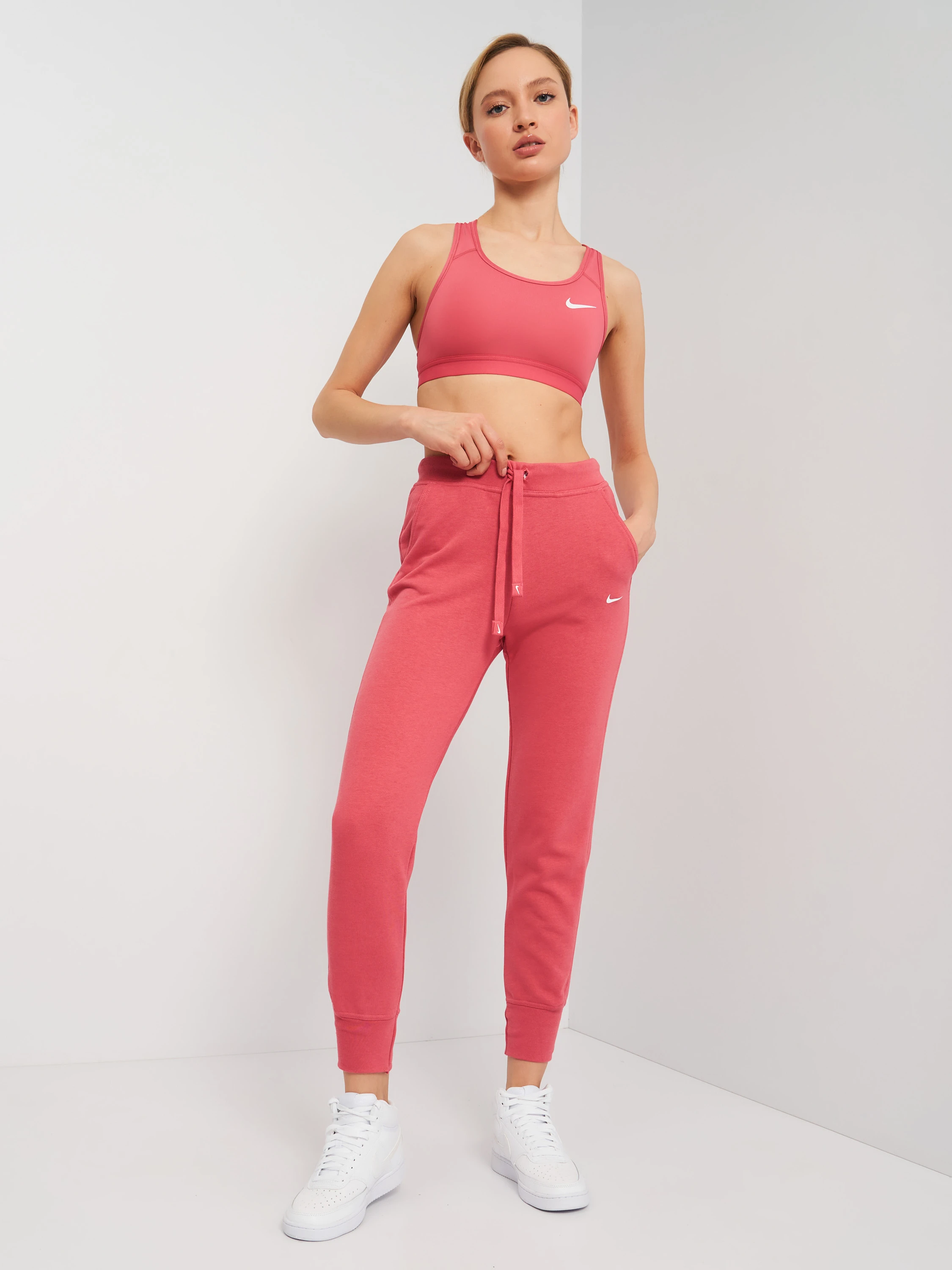 Спортивний топ жіночий Nike Swoosh Band Bra Non Pad (BV3900-010) — фото 3