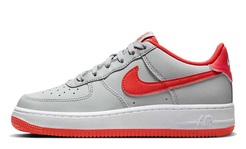 Кросівки дитячі Nike Air Force 1 GS 'Light Smoke Bright Crimson' — фото 1