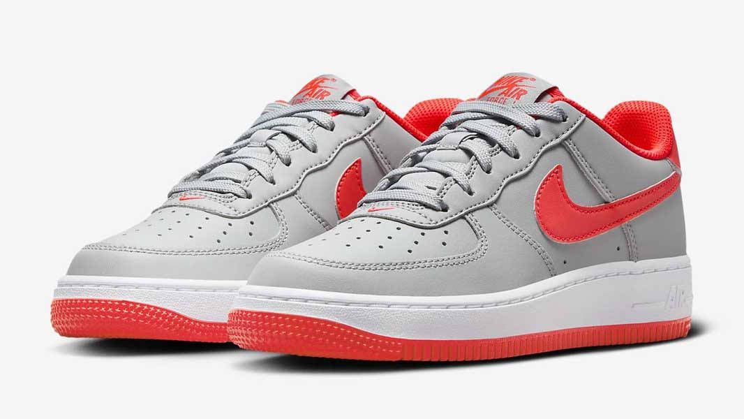 Кросівки дитячі Nike Air Force 1 GS 'Light Smoke Bright Crimson' — фото 3