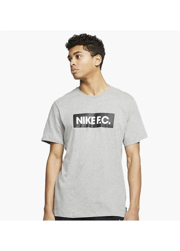Футболка чоловіча Nike F. C. Tee Essentials (CT8429-063) — фото 1
