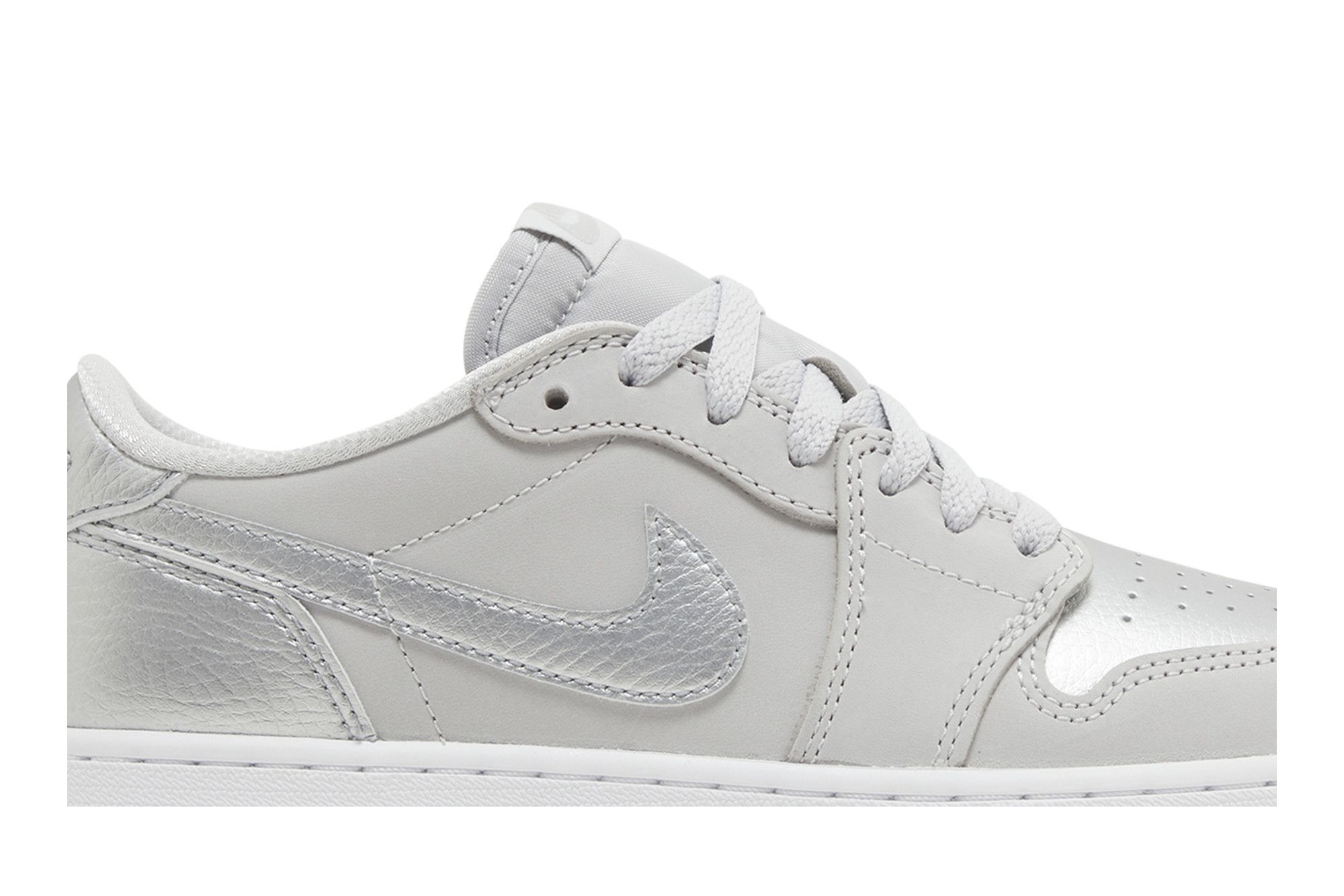 Кросівки жіночі Nike Air Jordan 1 Retro Low Og (Gs) (CZ0858-002) — фото 3