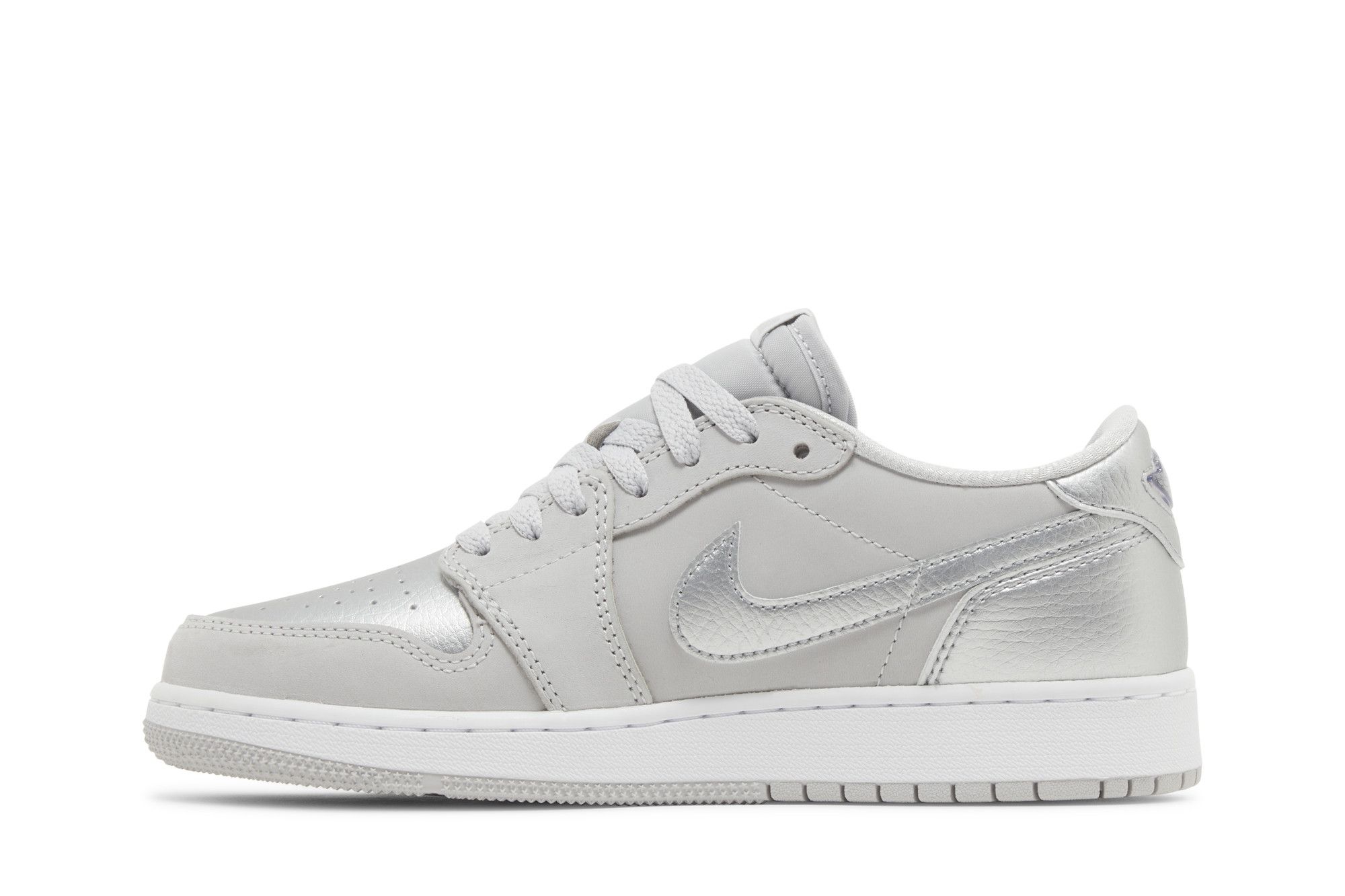 Кросівки жіночі Nike Air Jordan 1 Retro Low Og (Gs) (CZ0858-002) — фото 4