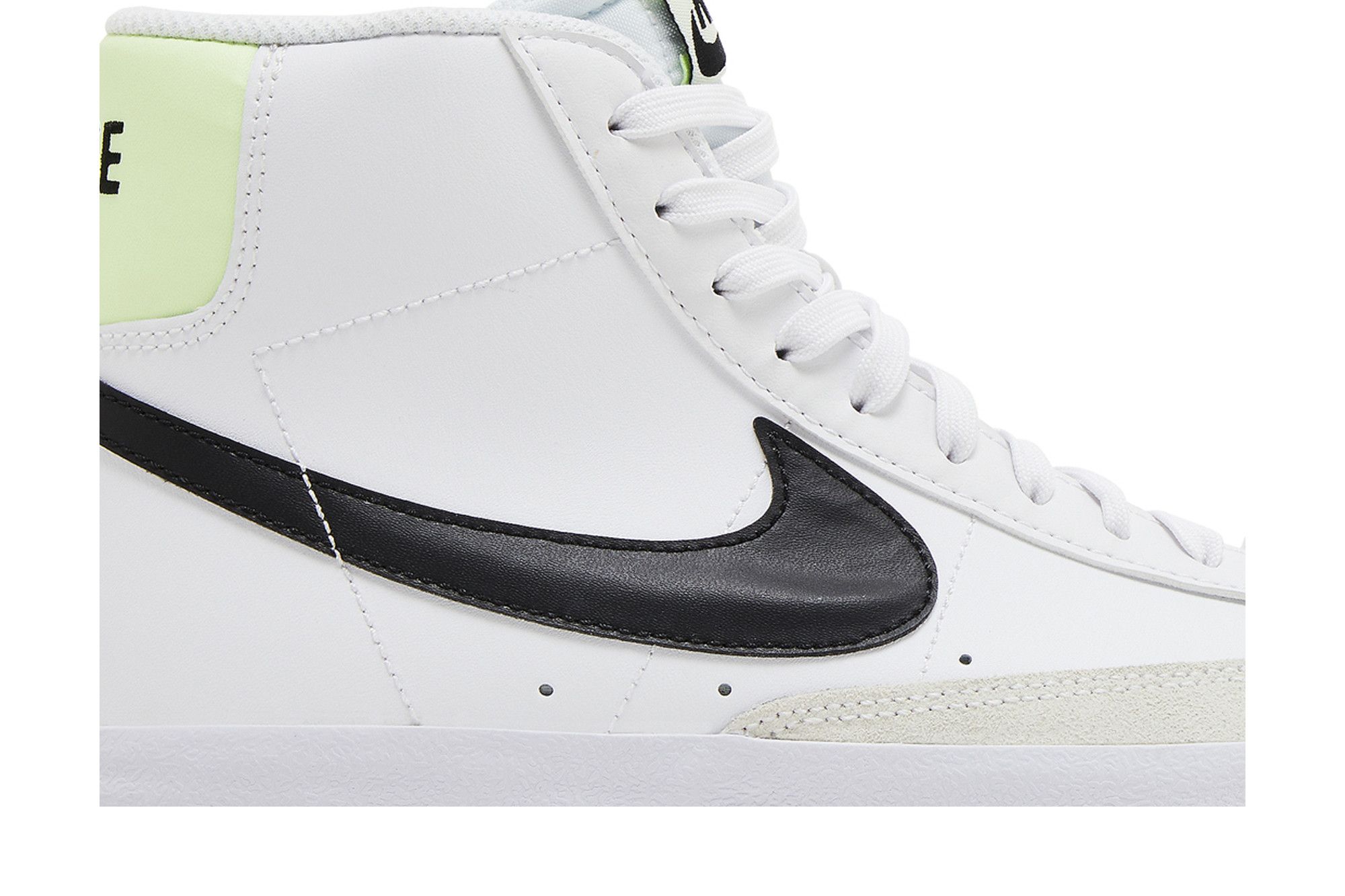 Кросівки дитячі Nike Blazer Mid 77 Grade School Lifestyle Shoes White DA4086-109 38 — фото 3