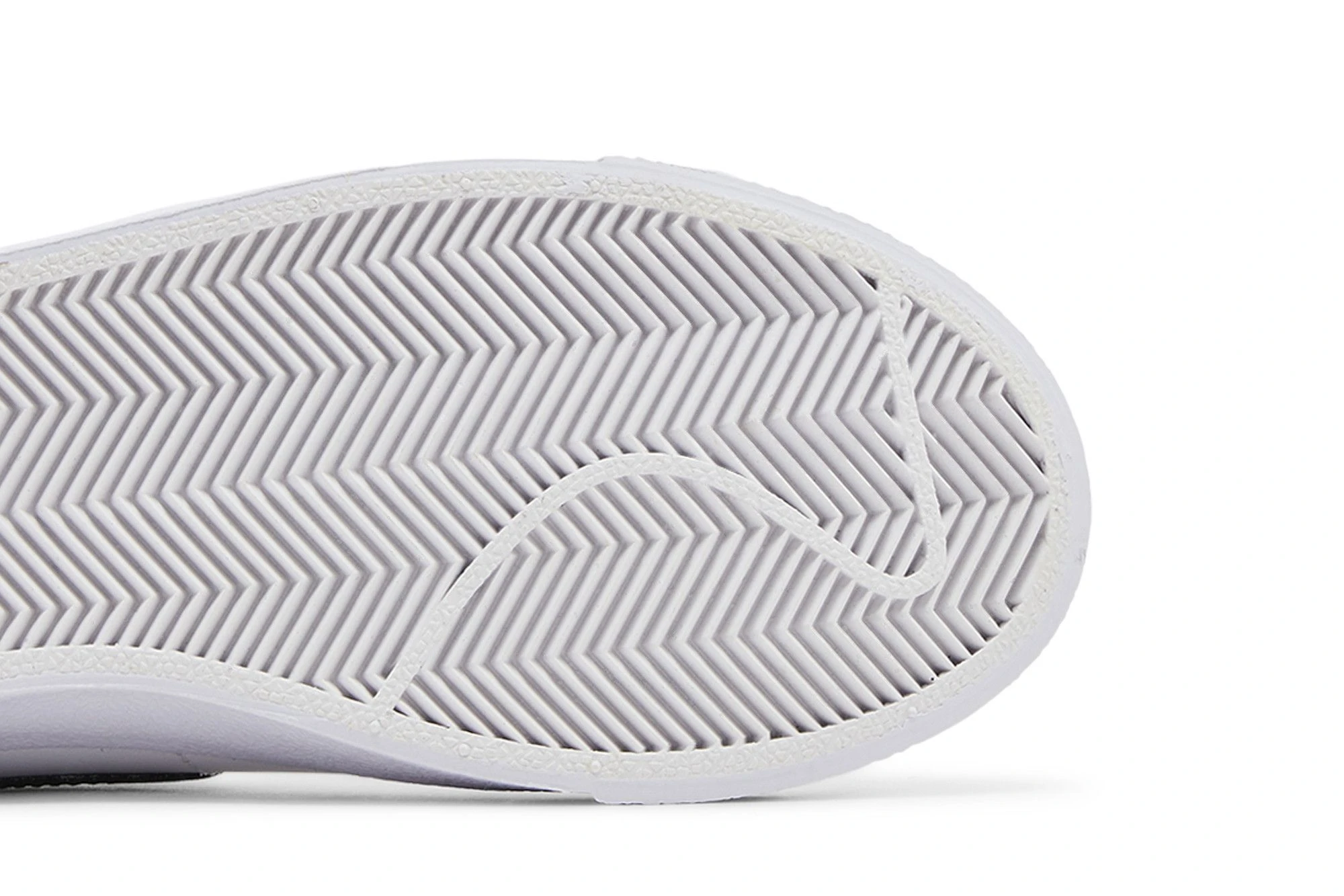 Кросівки дитячі Nike Blazer Mid 77 Grade School Lifestyle Shoes White DA4086-109 38 — фото 6