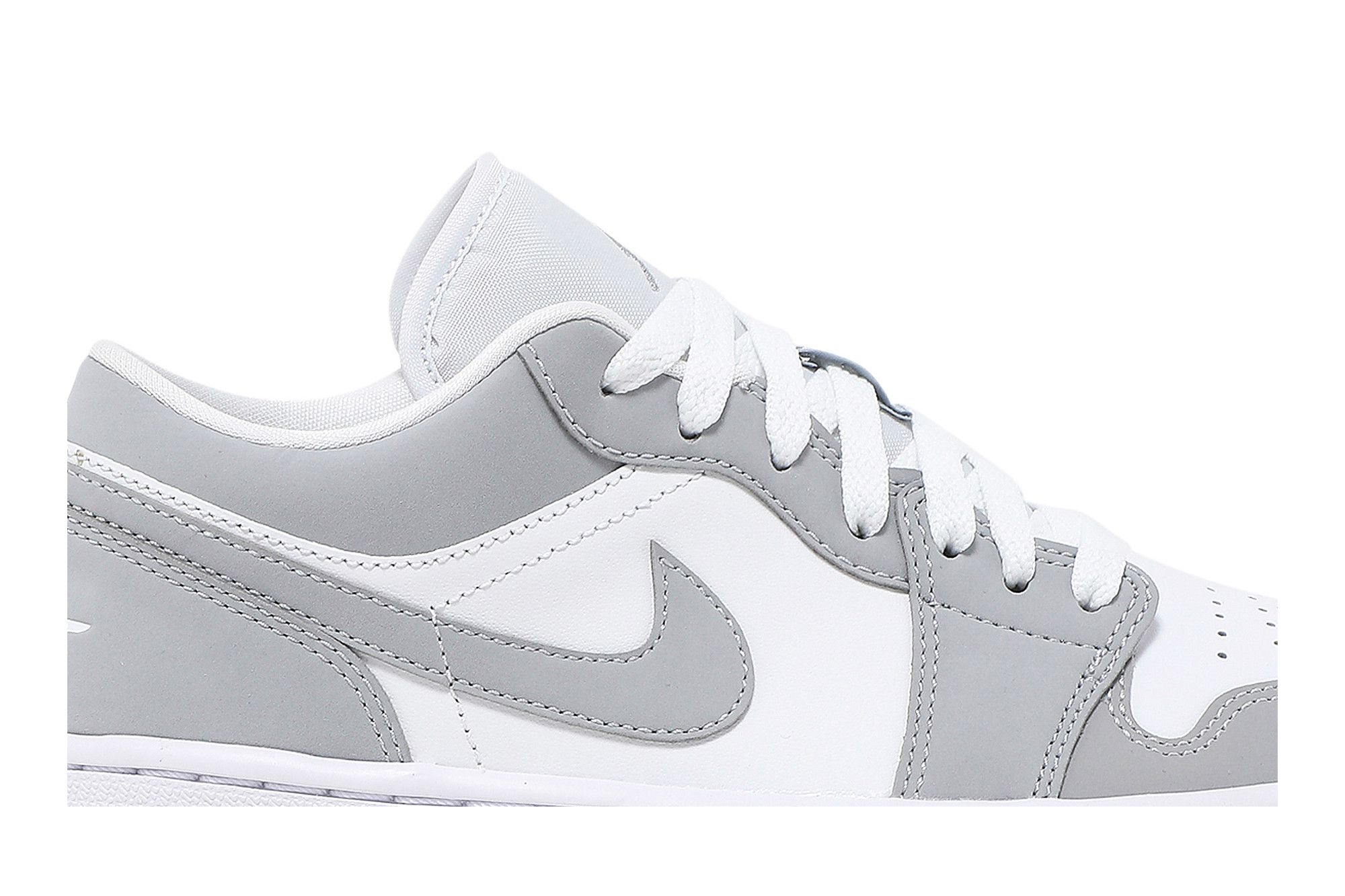 Кросівки жіночі Nike Wmns Air Jordan 1 Low 'White Wolf Grey' 2024 — фото 3