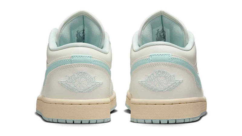 Кросівки W Air Jordan 1 Low Sail Igloo — фото 5