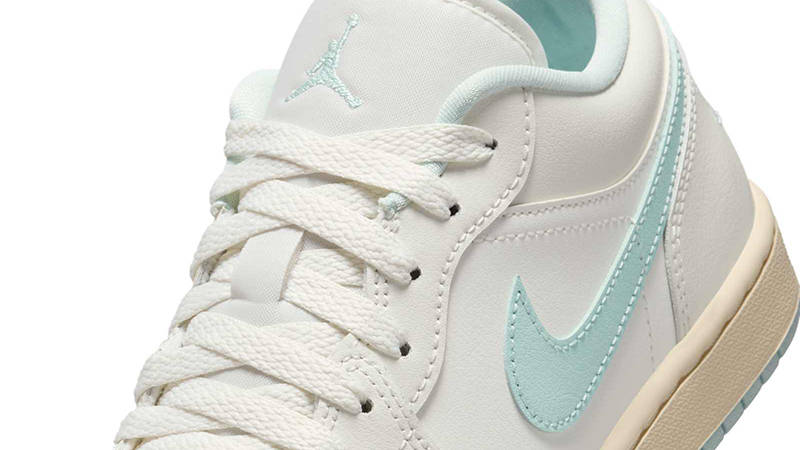 Кросівки W Air Jordan 1 Low Sail Igloo — фото 6
