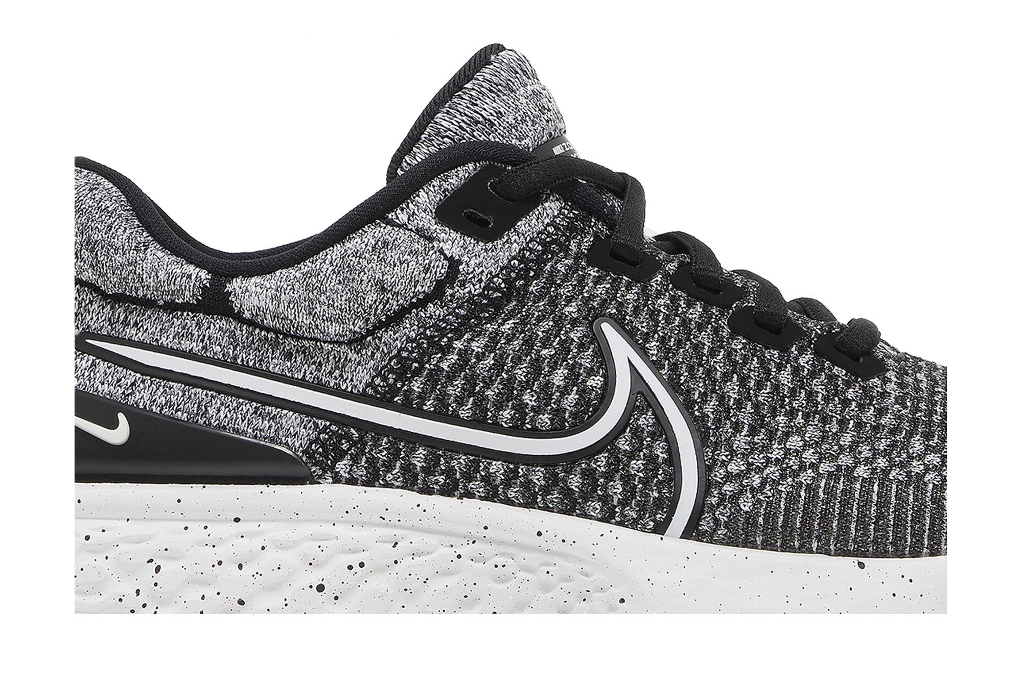Кросівки для бігу жіночі Nike Zoomx Invincible Run Fk2 (DC9993-103) — фото 3