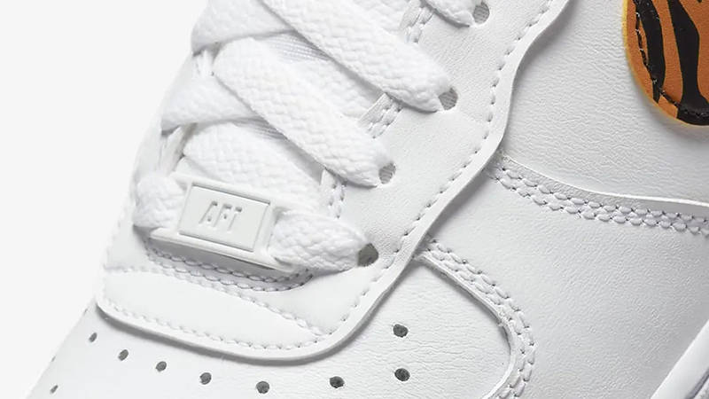 Nike Wmns Air Force 1 '07 'Tiger Stripes' — фото 6