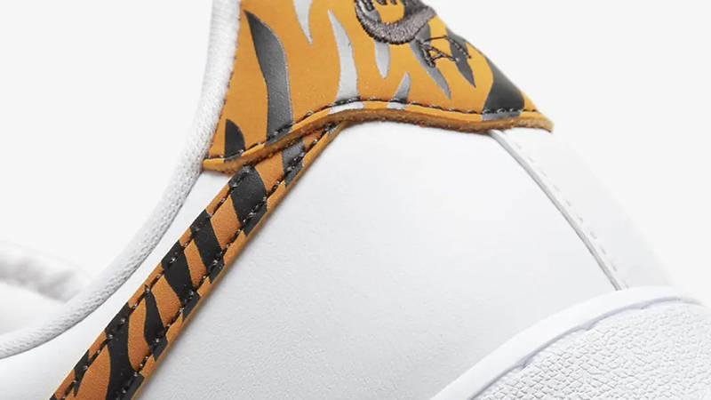 Nike Wmns Air Force 1 '07 'Tiger Stripes' — фото 7