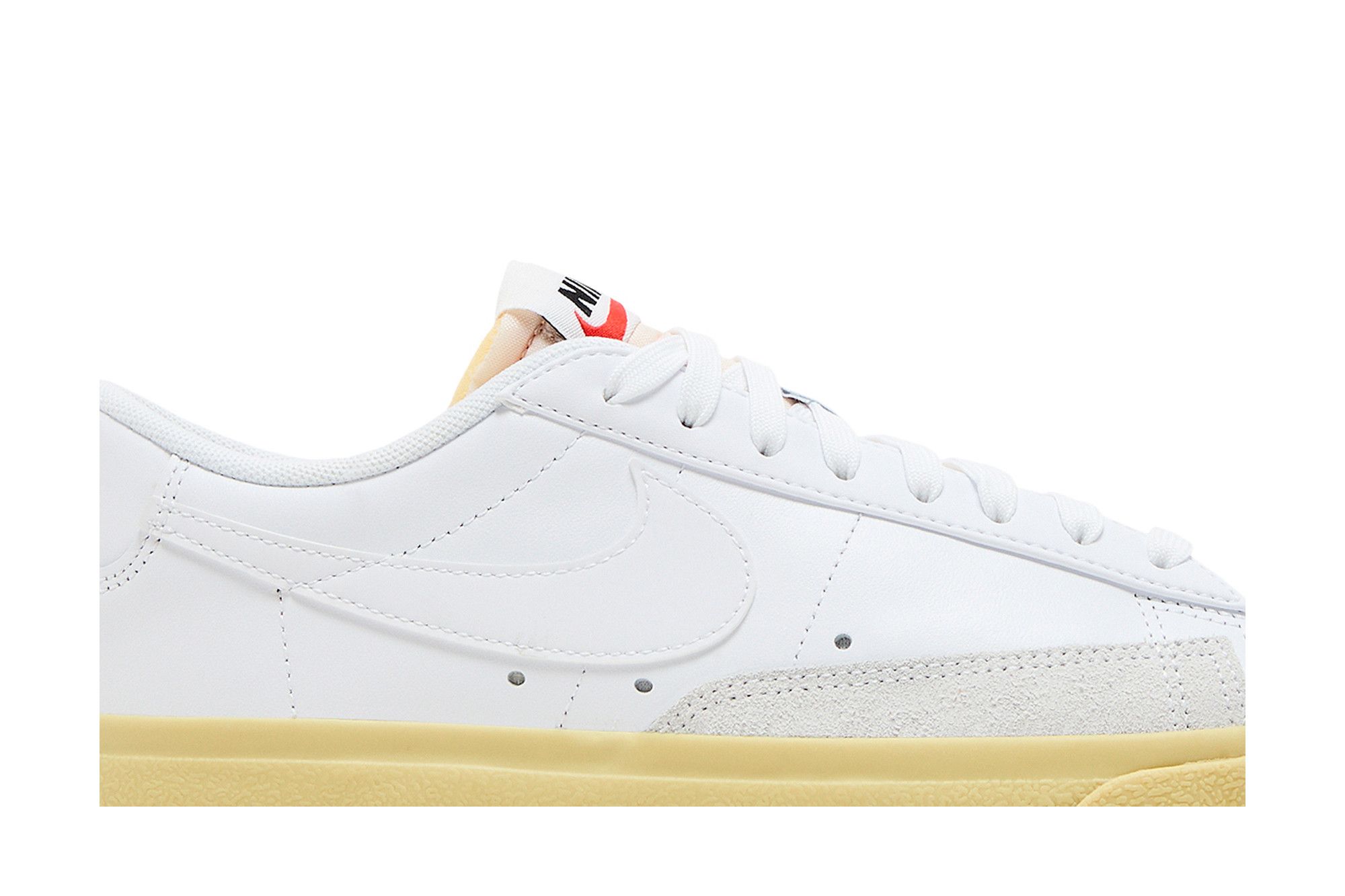 Кросівки жіночі Nike Blazer Low Platform (DJ0292-109) — фото 3