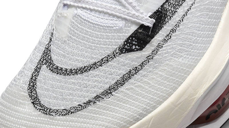 Кросівки для бігу жіночі Nike Air Zoom Alphafly (DJ6206-100) — фото 6