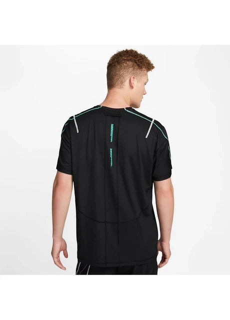 Футболка чоловіча Nike T-Shirt Dri-Fit D.Y.E. Short-Sleeve Fitness Top Black (DQ6646-010) — фото 3