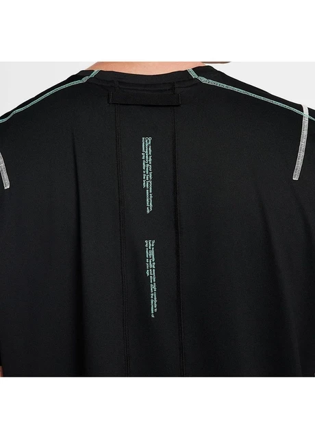 Футболка чоловіча Nike T-Shirt Dri-Fit D.Y.E. Short-Sleeve Fitness Top Black (DQ6646-010) — фото 5