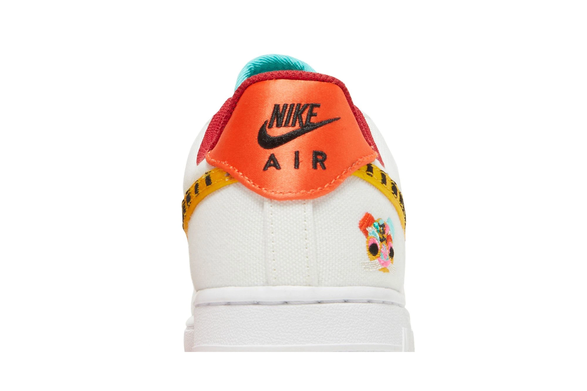 Кросівки жіночі Nike Air Force 1 '07 Lx (DR0148-171) — фото 8