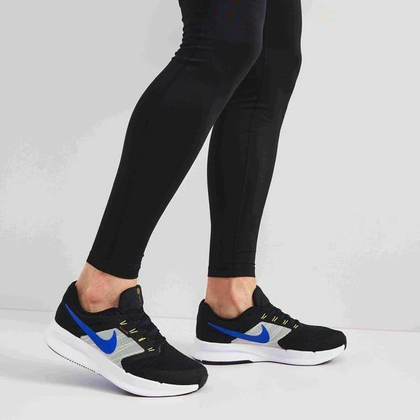 Кросівки для бігу чоловічі Nike Run Swift 3 (DR2695-006) — фото 5