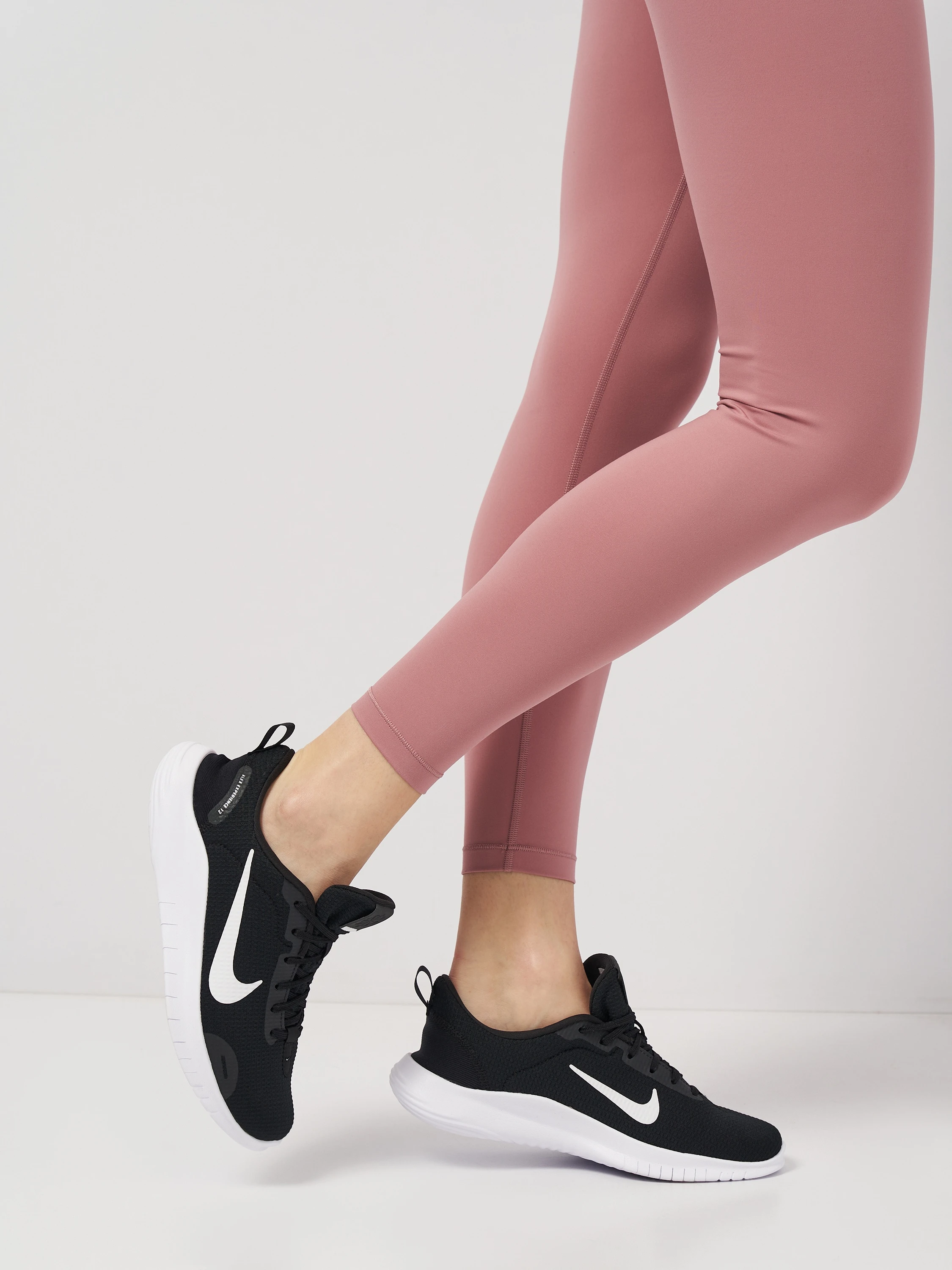Кросівки жіночі Nike W Flex Experience Rn 12 (DV0746-004) — фото 8