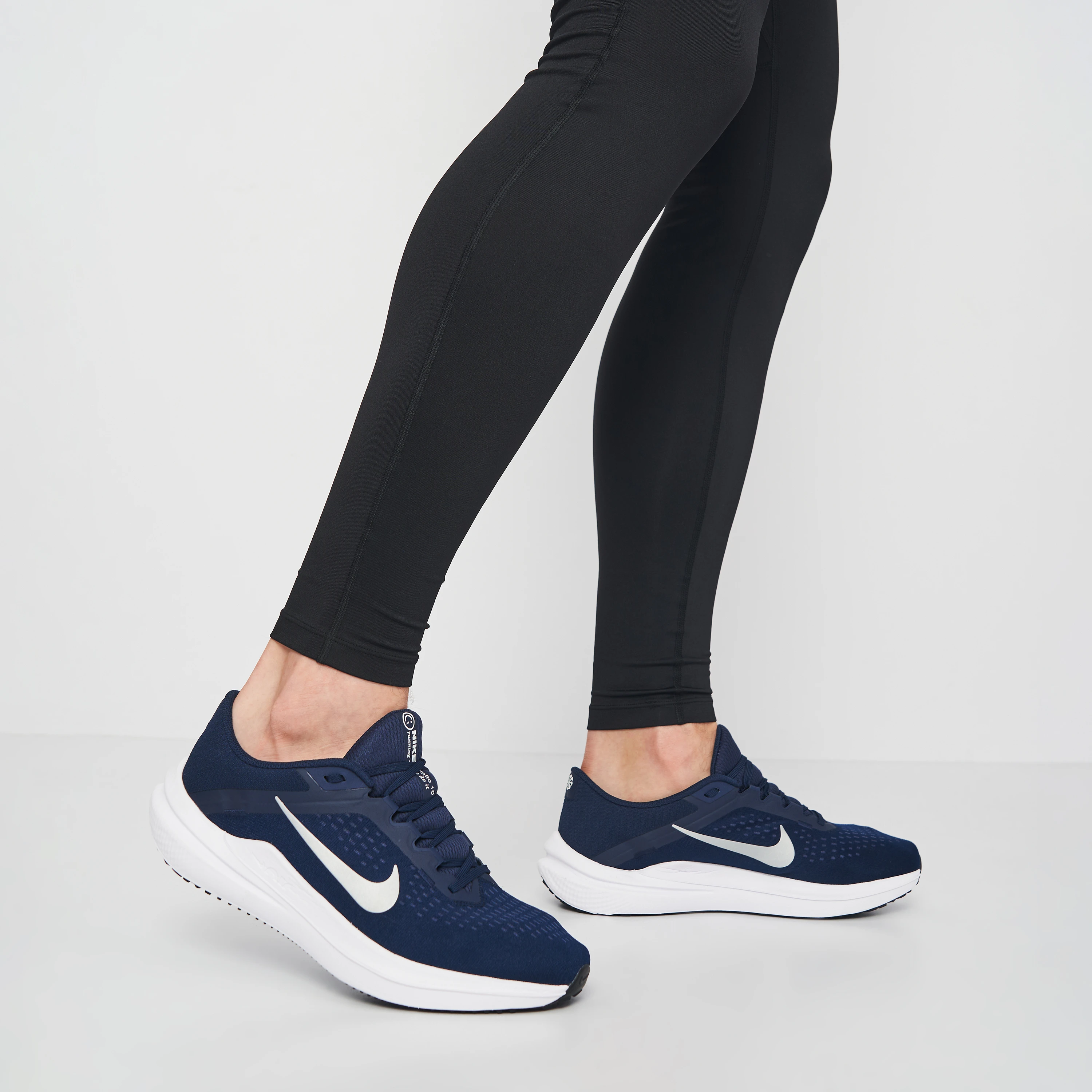 Кросівки для бігу чоловічі Nike Air Winflo 10 (DV4022-400) — фото 8