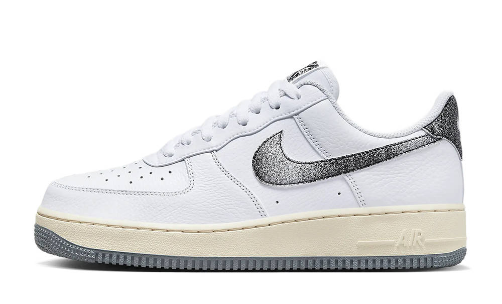 Кросівки чоловічі Nike Air Force 1 07 Lx (DV7183-100) — фото 1