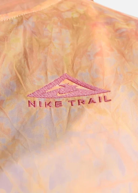 Вітровка жіноча Nike Repel Women's Trail Running Jacket (DX1041-611) — фото 6