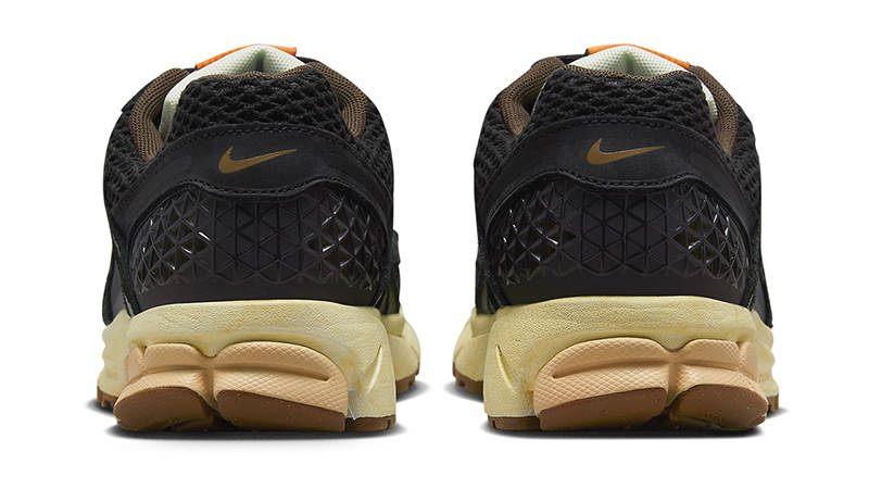 Кросівки жіночі Nike Wmns Zoom Vomero 5 'Black Sesame' — фото 5