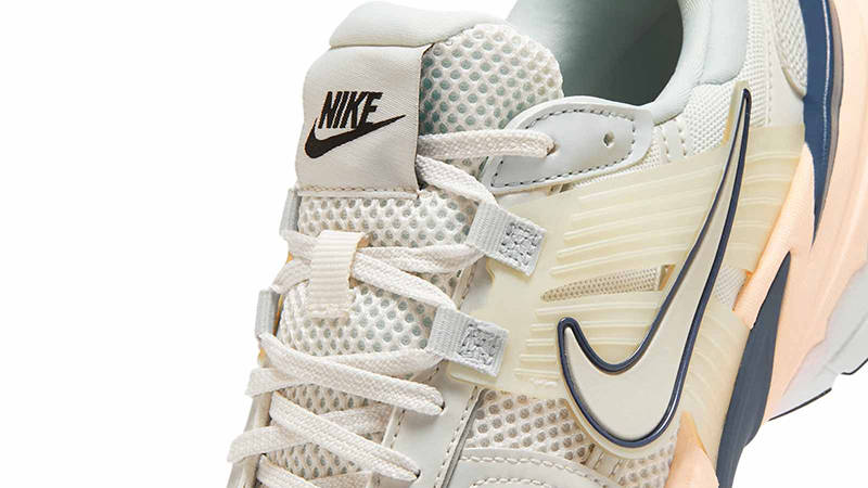 Кросівки жіночі Nike Wmns V2K Run 'Platinum Tint Guava Ice' — фото 7