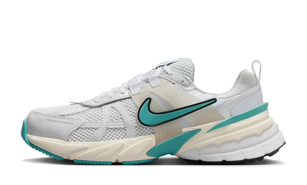 Кросівки жіночі Nike Wmns V2K Run 'White Dusty Cactus' — фото 1