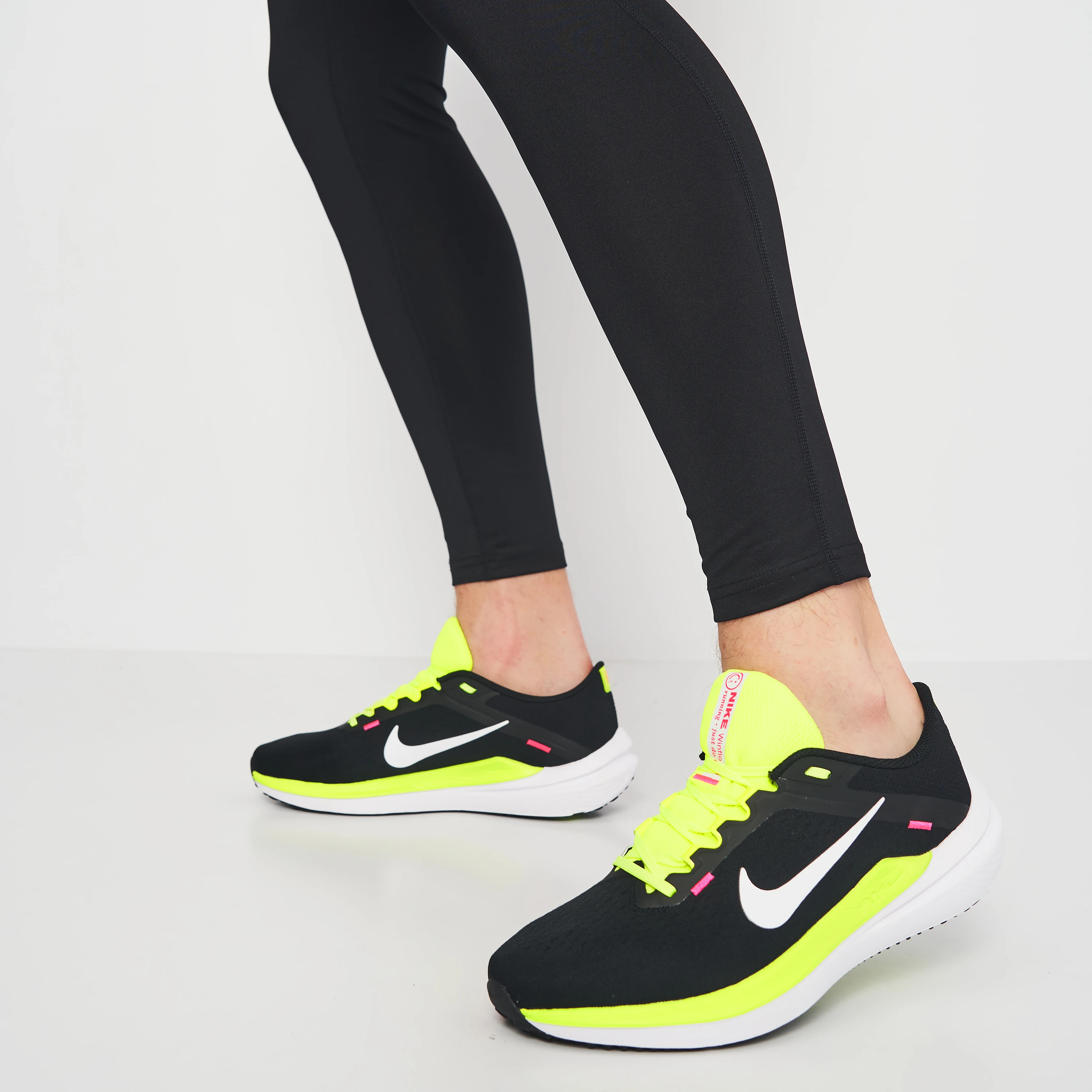 Кросівки для бігу чоловічі Nike Winflo 10 (FN6825-010) — фото 8