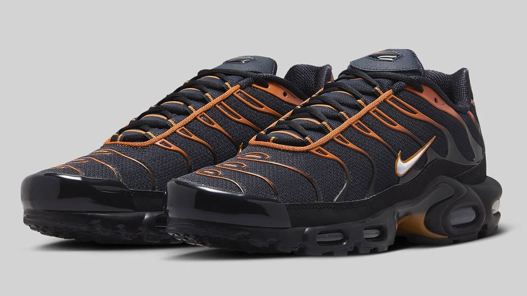 Кросівки чоловічі Nike Air Max Plus Black/Orange — фото 3