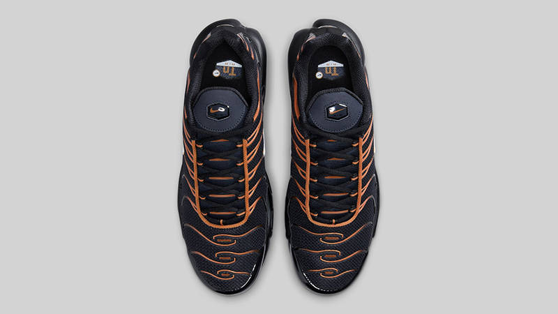 Кросівки чоловічі Nike Air Max Plus Black/Orange — фото 4