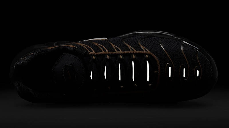 Кросівки чоловічі Nike Air Max Plus Black/Orange — фото 6