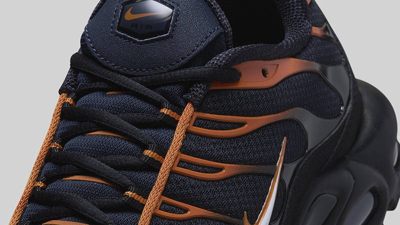 Кросівки чоловічі Nike Air Max Plus Black/Orange — фото 7