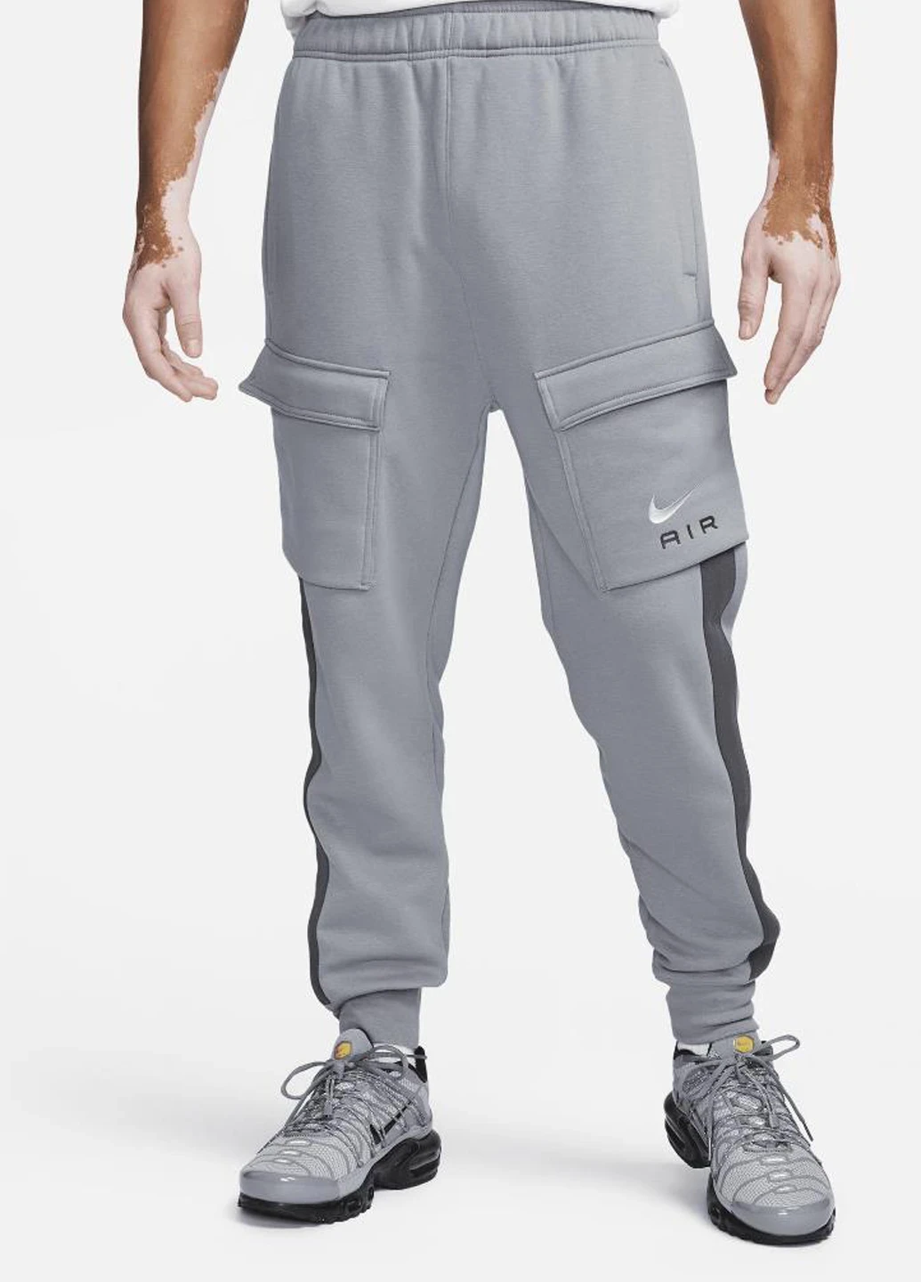 Брюки чоловічі Nike Men's Fleece Cargo Trousers (FN7693-065) — фото 1