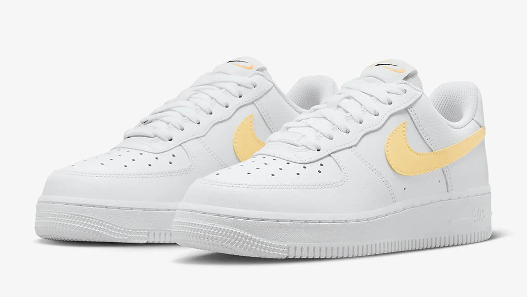 Кросівки жіночі Nike Air Force 1 07 (FQ2742-100) — фото 3
