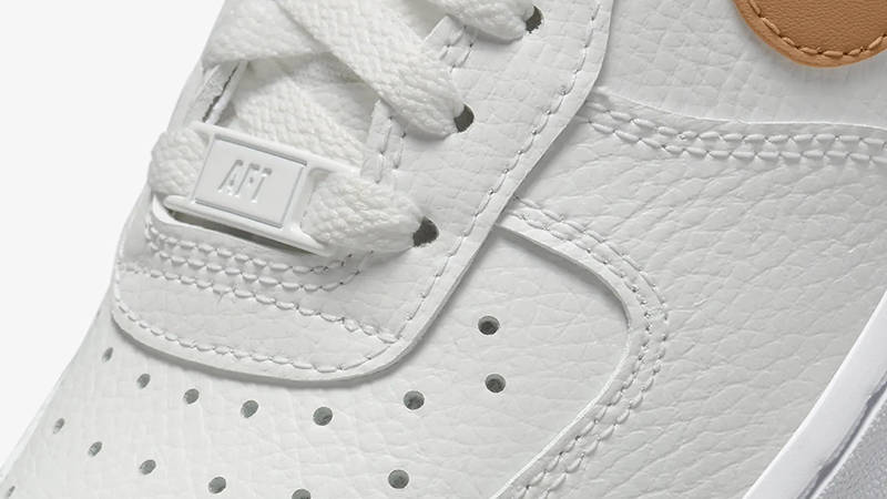 Кросівки жіночі Nike Air Force 1 07 (FQ2742-101) — фото 6