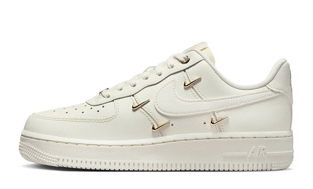 Кросівки Nike Air Force 1 Low LX Gold — фото 1