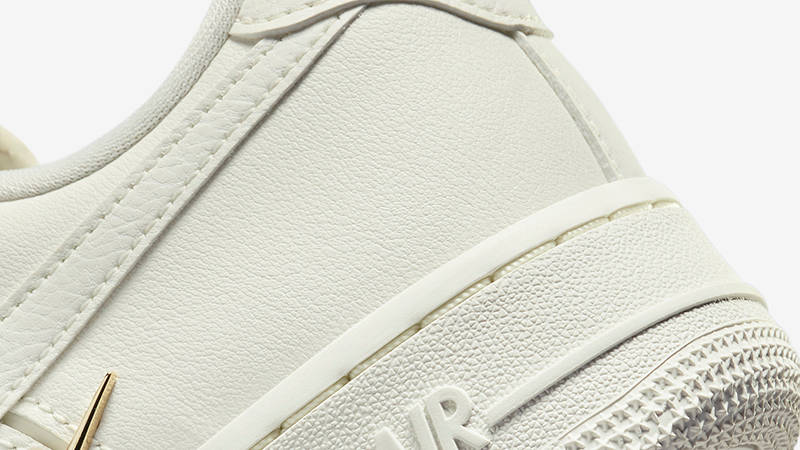 Кросівки Nike Air Force 1 Low LX Gold — фото 7