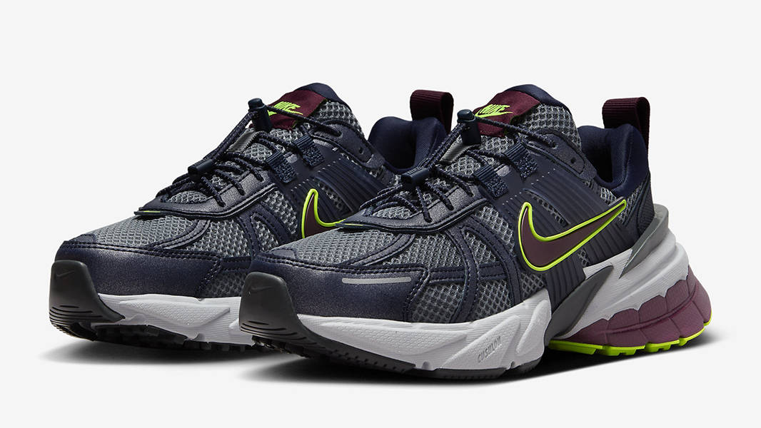 Кросівки для бігу жіночі Nike V2k Run Nh Luminous (FV6602-400) — фото 3