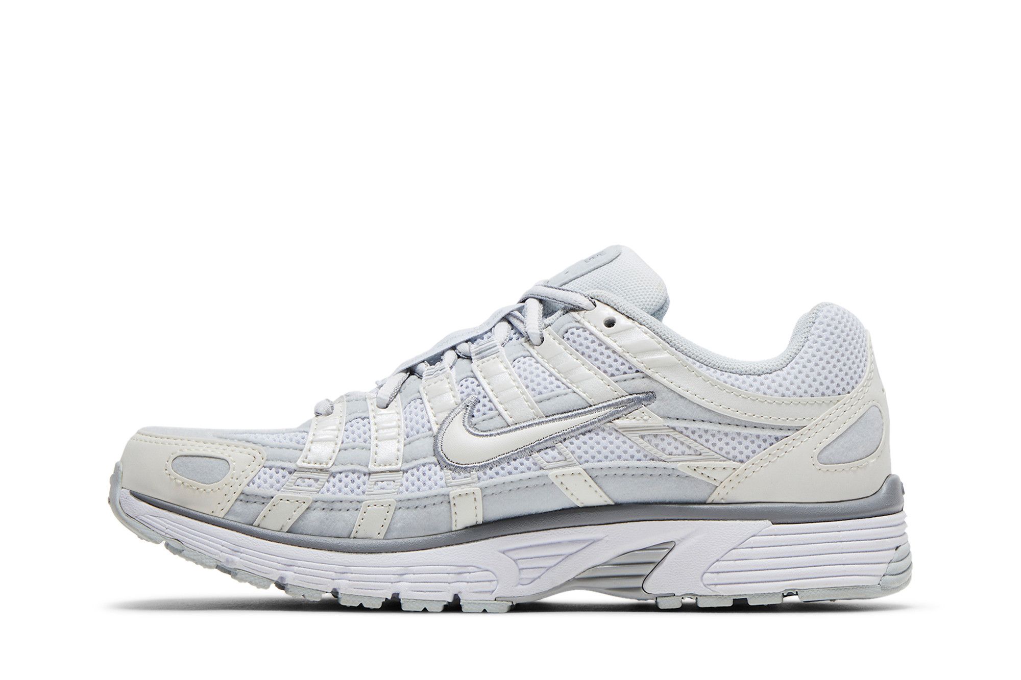 Кросівки жіночі Nike Wmns P-6000 'Metallic Summit White' — фото 4