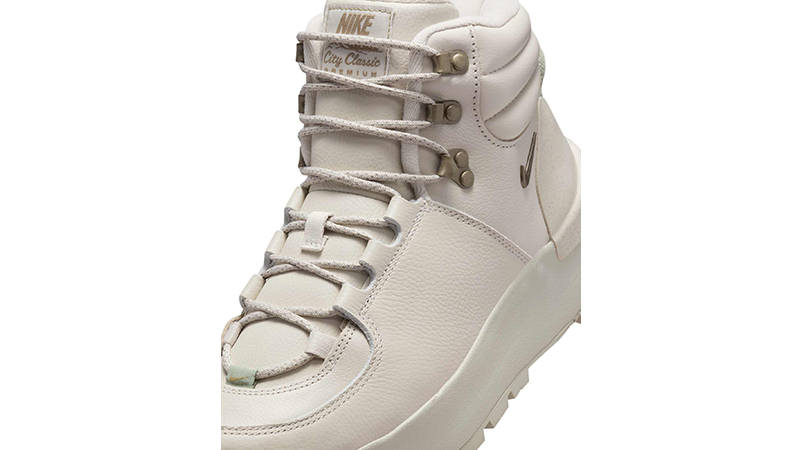 Кросівки жіночі Nike City Classic Boot Prm Wp (FZ8629-100) — фото 4